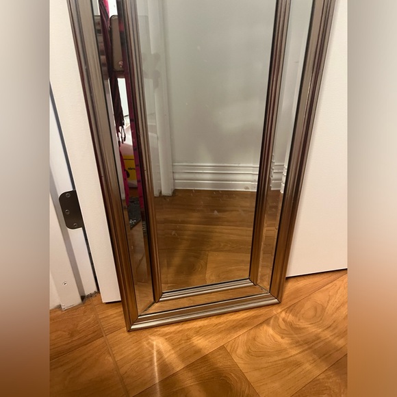 Mirror - Picture 13 of 14